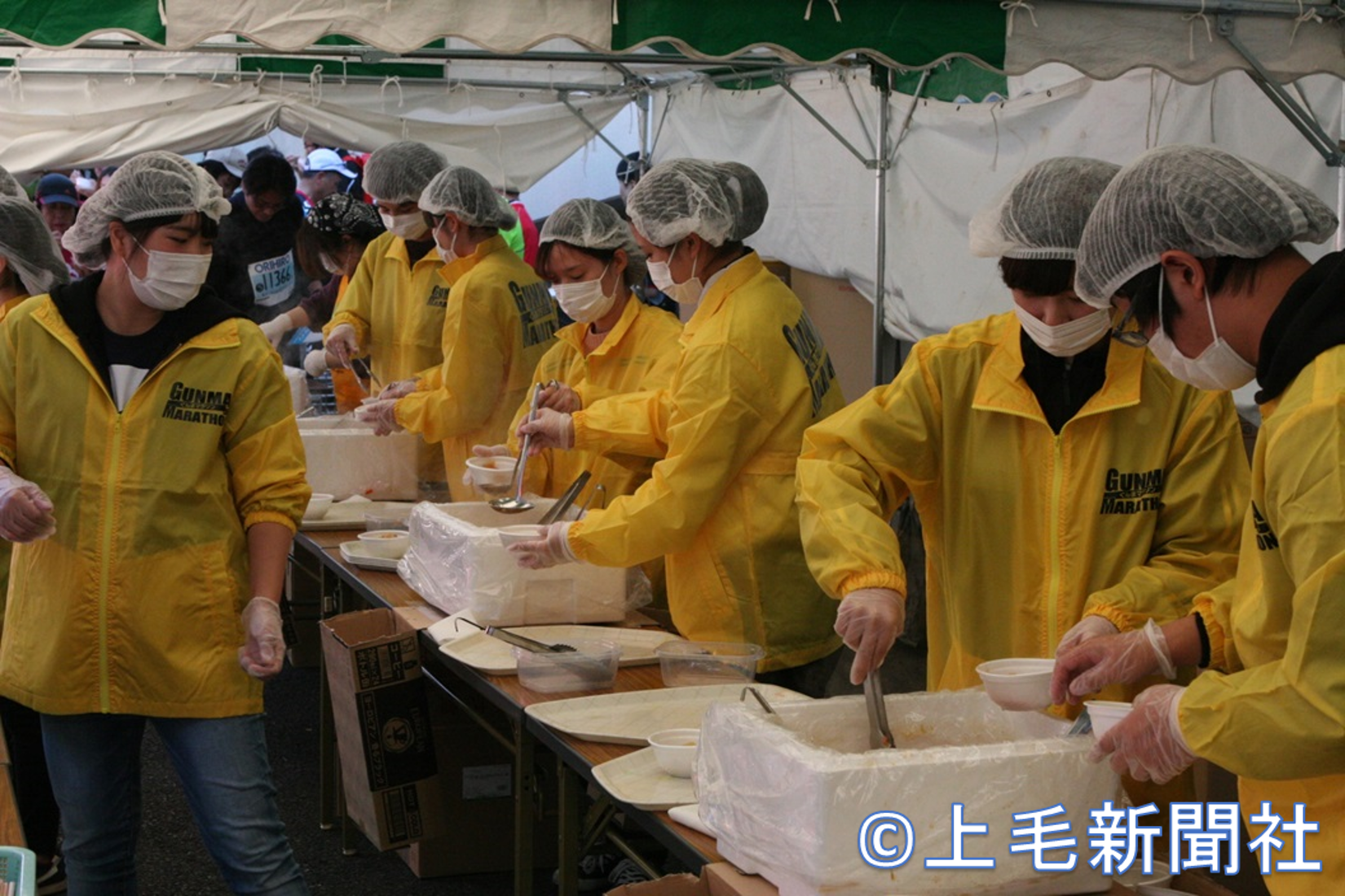 フィニッシュ給食「おっきりこみ」提供の様子